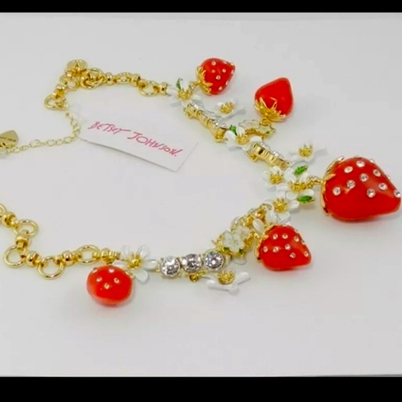 New Betsey Johnson strawberry necklace - Picture 7 of 11